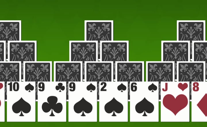 TriPeaks Solitaire